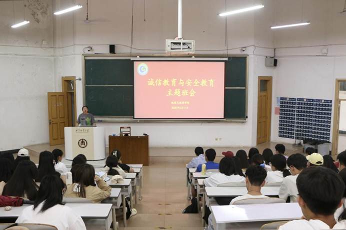 NR8AVjViQ1FBNE16QXhNVEE0TnpOTmhFbG9PRzdsSUEhIQUAcXVuZ3o!